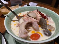 酸辣鸡肉椰汁汤-mango tree芒果树泰国餐厅(青岛万象城店)