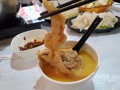 -鲜入围煮花胶鸡海鲜火锅