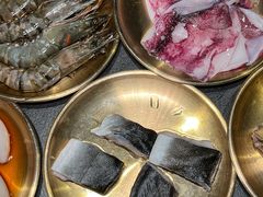 -铭牛烧肉·和牛海鲜自助(高新月牙湖店)