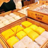 一笼里面八个，真心好吃~爆浆酸奶包