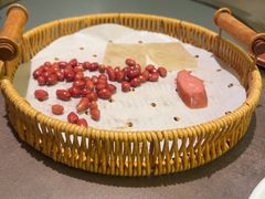 -锅飘飘·东北铁锅炖(雨花客厅店)