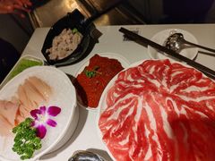 -茅草房·河畔园林火锅