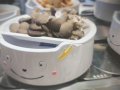 -龍歌自助小火锅(市北CBD万达店)