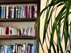 -房角石咖啡与书(吉大南校店)