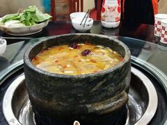 -绿色墨脱石锅城