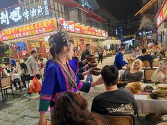 -刘姐啤酒鱼民族演艺餐厅(西街总店)