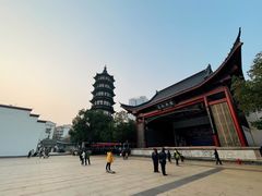 -绳金塔