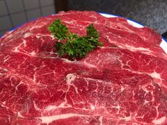 手切鲜牛肉-喜悦小串丹东小黄牛海鲜烧烤大排档(民主广场店)