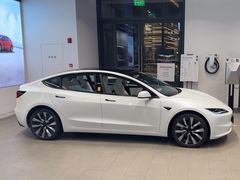 -TESLA 特斯拉(上海太古汇体验店)