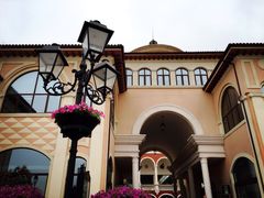 -奥特莱斯停车场