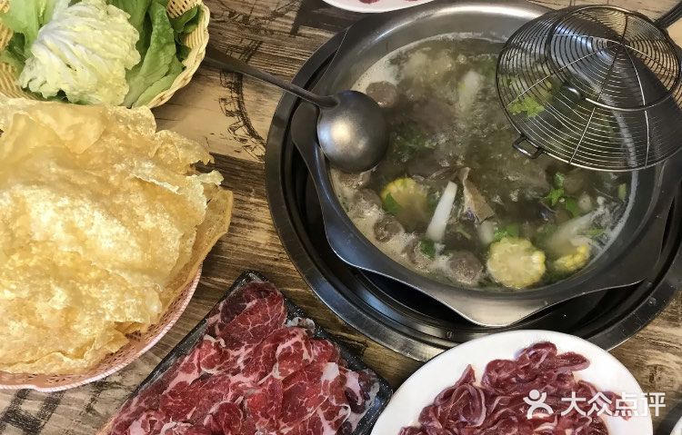 潮汕阿新牛肉火锅海鲜砂锅粥