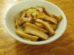 -松树干拌面店