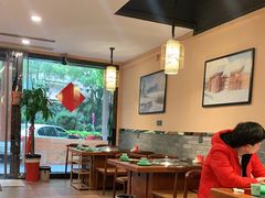 大堂-拾来运转一锅鲜(四方坪总店)
