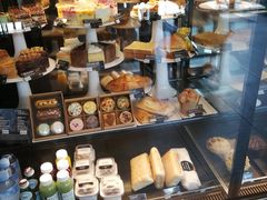 面包甜点陈列柜-星巴克(昆明金鹰天地店)
