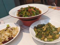 -阿瓦山寨·湘菜现炒·剁椒鱼头王(咸阳总店)