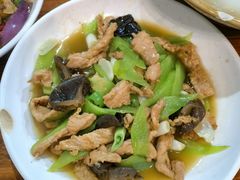 -茅屋大酒店