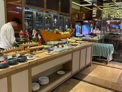 -大中华希尔顿酒店-念自助餐·嗨啤·小龙虾