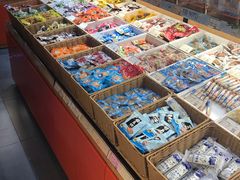 -来伊份(星湖街店)