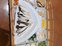 -香麒园·过桥米线·南湖雅宴