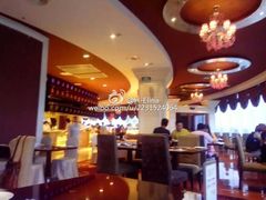 -荣誉国际酒店-云顶旋转餐厅