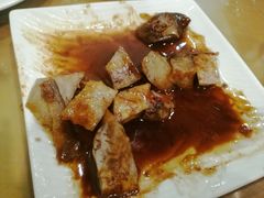 焖鹅下面垫的芋头-大唐靓汤江门私房菜(景田店)