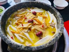 -南渝食府.墨脱石锅松茸鸡