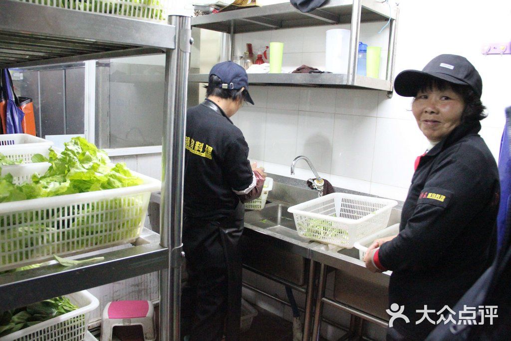 捞神锅物料理(湖滨商业街店)配菜间图片 - 第1张