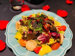 羊肚菌羽衣甘蓝沙拉-wann lounge 低温慢煮牛排·清吧