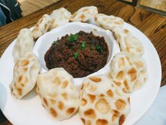 鲅鱼酱配石头饼-聚缘堂·海鲜私房菜(松岭路店)
