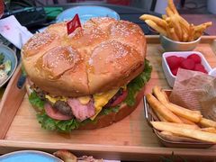 -DEEP·深美式餐吧(五棵松华熙LIVE店)