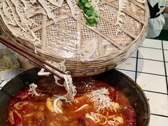 -扎起市井老火锅(乐山总店)