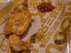 -魔都三兄弟酸辣粉·蘸卤炸串(虹桥万科店)