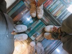 -钟书阁(松江泰晤士小镇店)