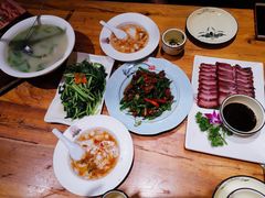 -老滇山寨•云南特色菜•地方菜•民族风情歌舞表演(金碧店)