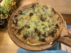 -Rabbit Cafe私房西餐甜点咖啡(栖霞路店)