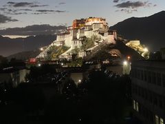 -平措康桑·和牛自助观景餐厅(布达拉宫店)