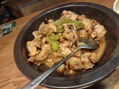 黑松露牛肝菌焖牛蛙-云海肴·汽锅鸡·云南菜(天山百盛优客店)