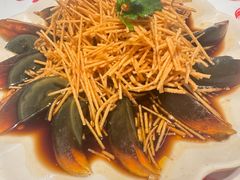 -肥肥虾庄·金牌油焖大虾(汉街SKP店)