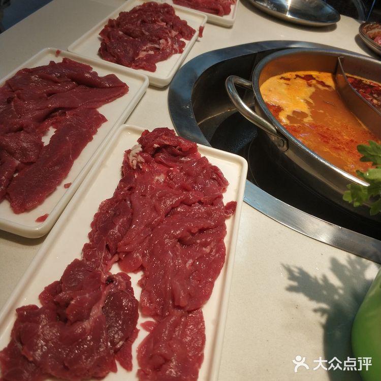探店潮牛岛自助火锅