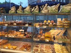 面包甜点陈列柜-巴黎贝甜(右安门店)