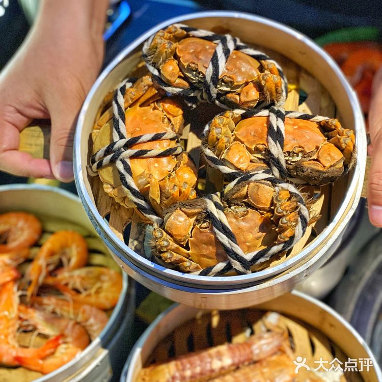 沉浸式吃饭体验，烁夜5D概念海鲜烤肉自助