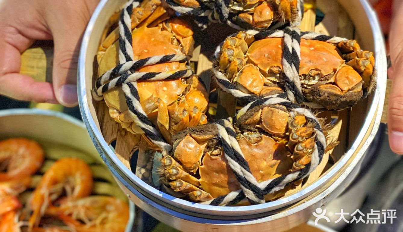 沉浸式吃饭体验，烁夜5D概念海鲜烤肉自助