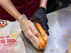 -Bánh Mì Huynh Hoa