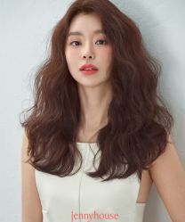 -变画·发型STUDIO