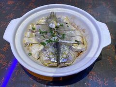 砂锅焗黄花鱼-1937青岛老味道·海肠捞饭·青岛菜(大鲍岛栈桥店)