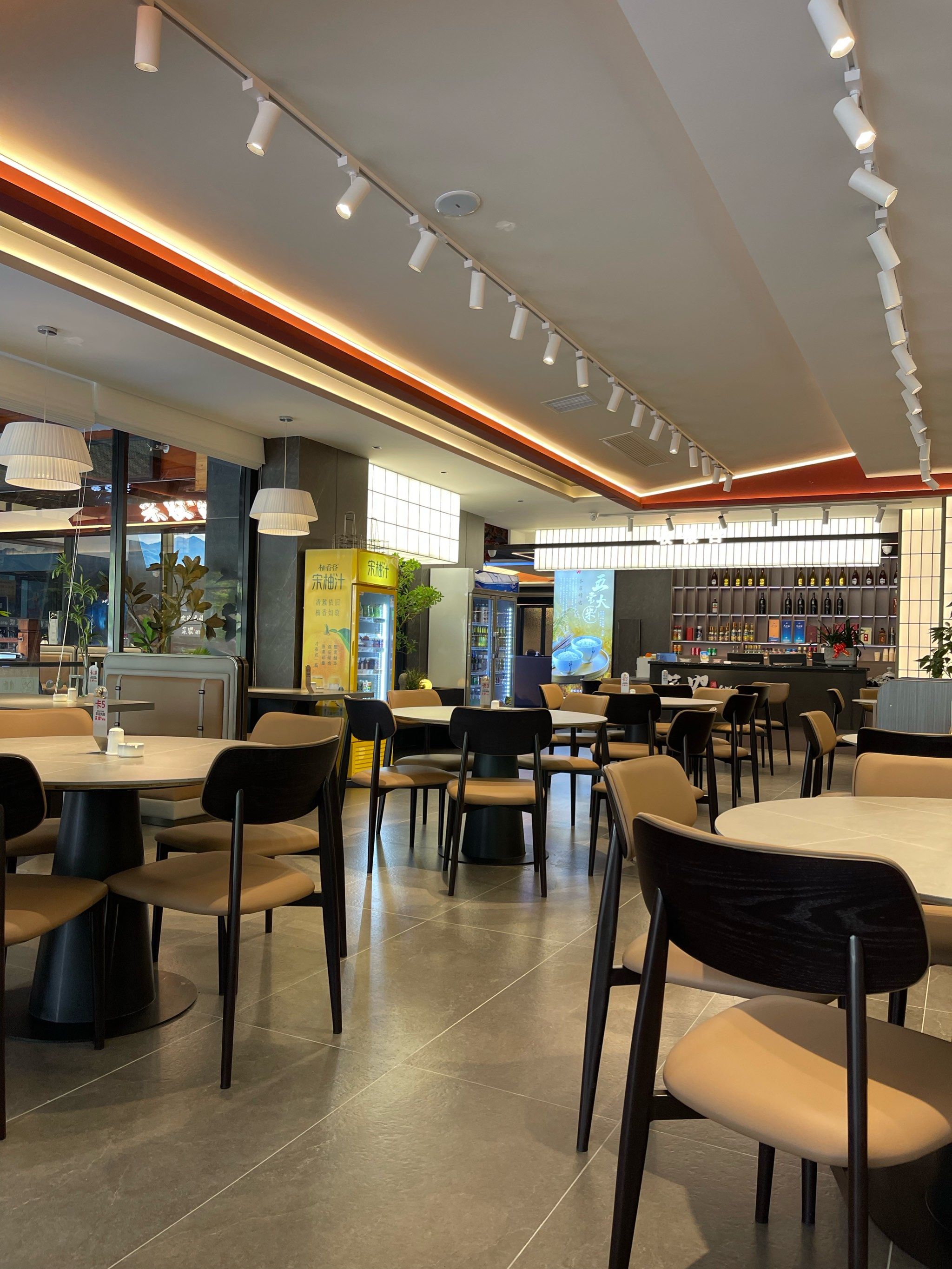 酒店附近的餐馆,环境优美,菜味相当不错