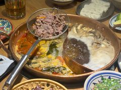 -洱火云南酸菜牛肉火锅(石景山当代商城店)
