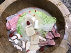 -云荷里·蒸汽石锅鱼·云南菜(中发百旺店)