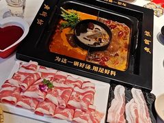 -老牌坊云南鱼豆花火锅(哈西万达店)
