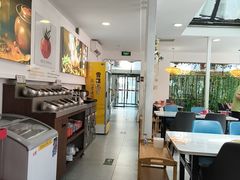 -毛辣果·贵州红酸汤牛肉火锅(西单店)